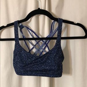 EUC lululemon free to be wild sports bra size 4